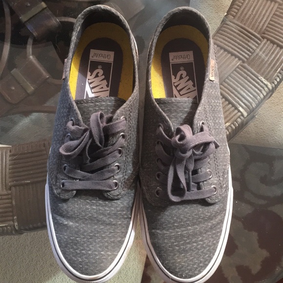Vans! - Picture 2 of 6